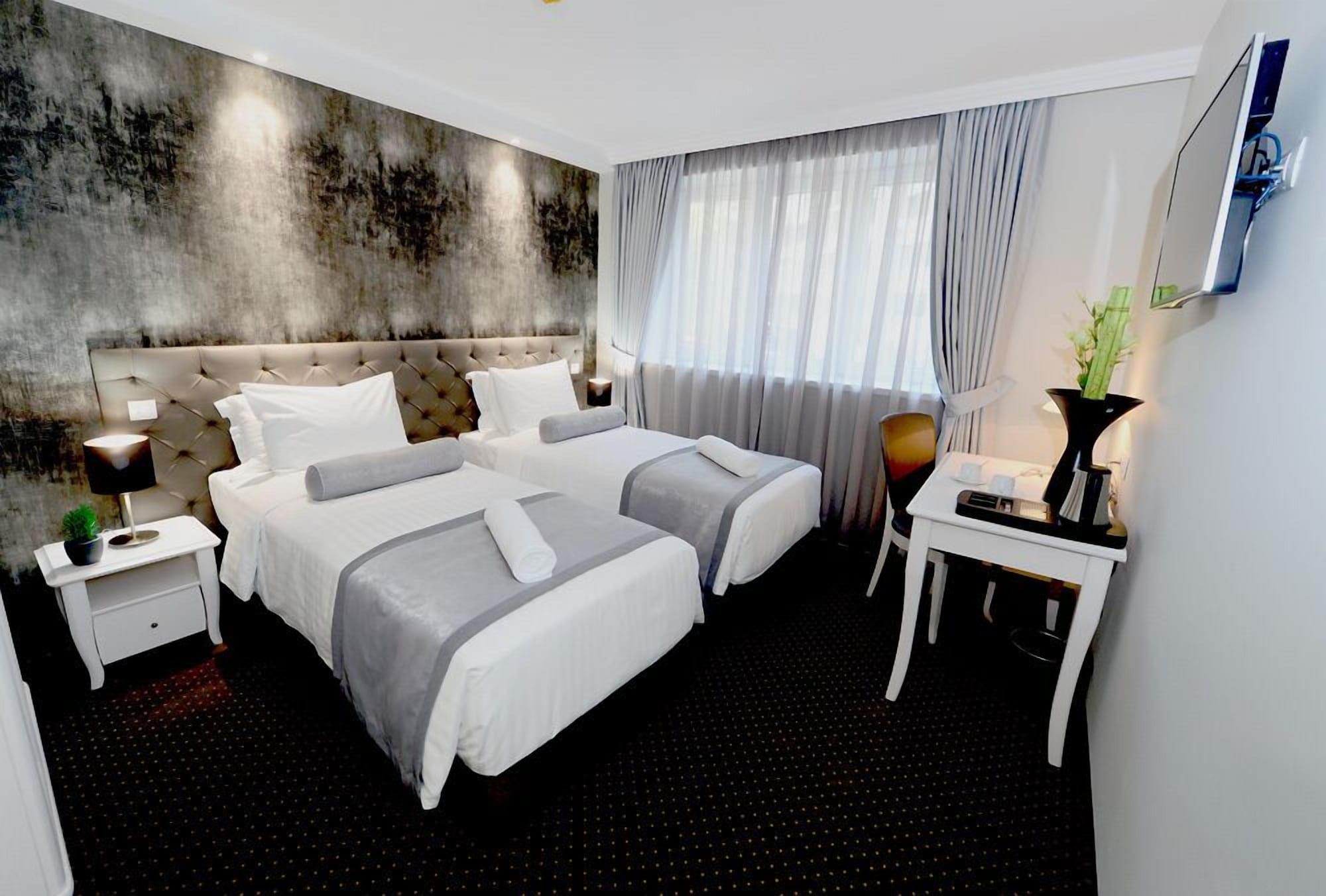 Hotel Alexandar Square Boutique 4*